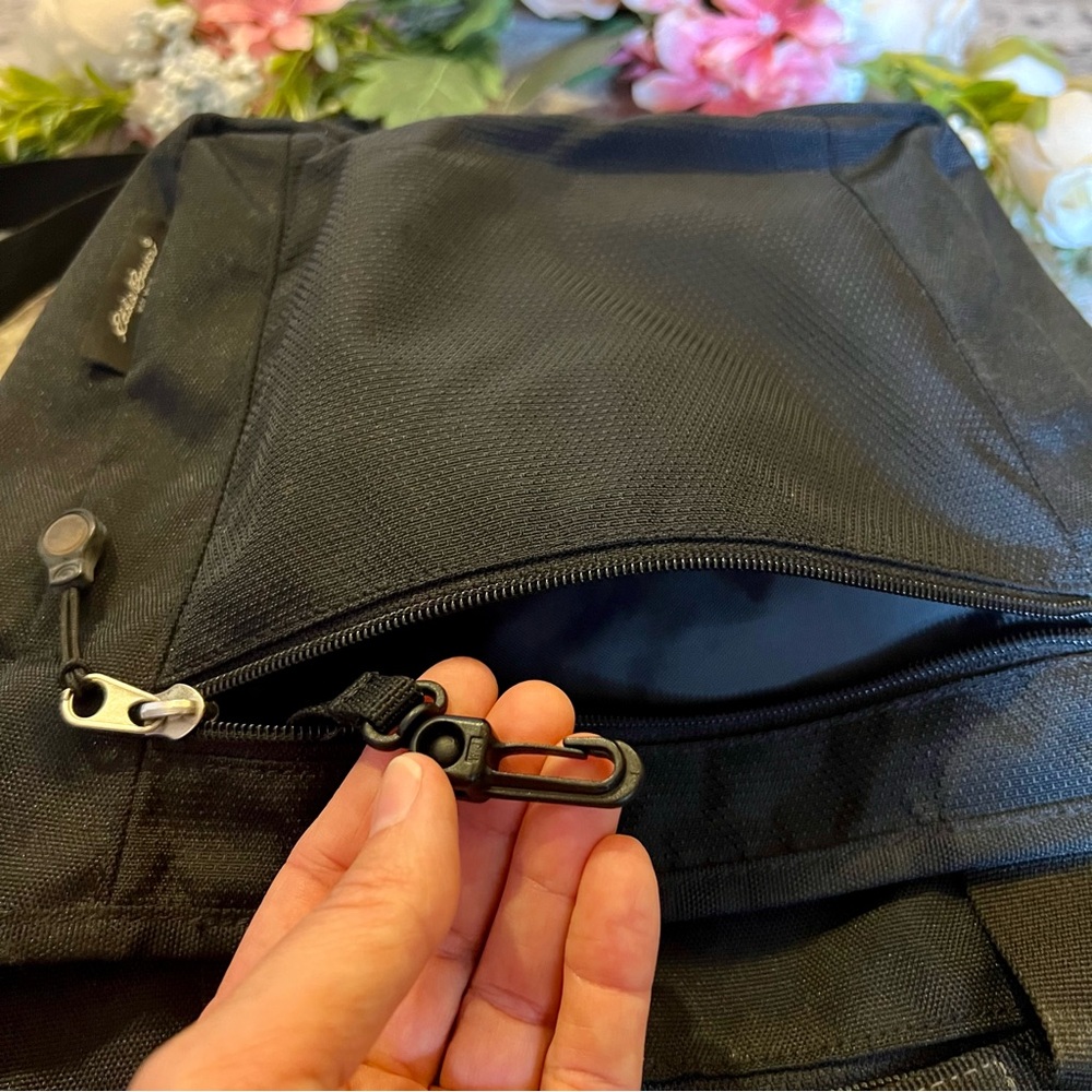 Eddie Bauer Sturdy Ripstop Crossbody Handbag Black - Picture 16 of 16